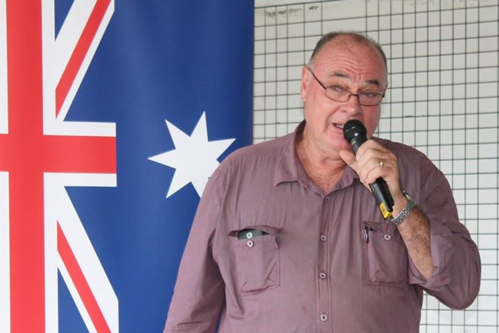 Entsch backs Mossman’s rejection of Woolworths traffic lights, slams Katter