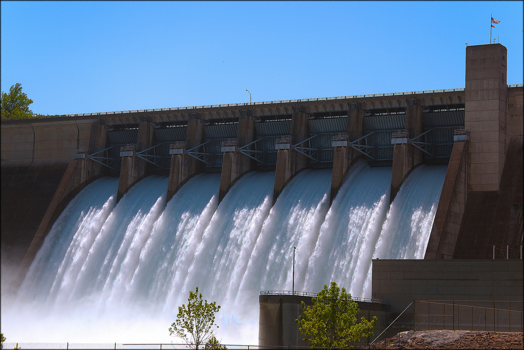 Beaver Lake Dam - Floodgates Open