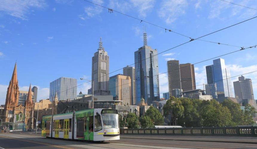 Mind the gap: Melbourne looks for transport fix as pressure mounts