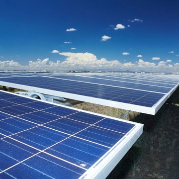 Landmark renewable energy deal to slash emissions