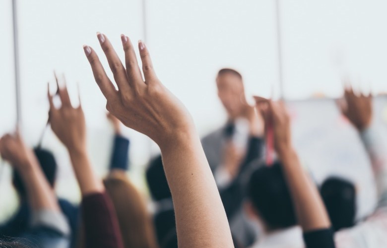 APS wages fight spreads to more departments