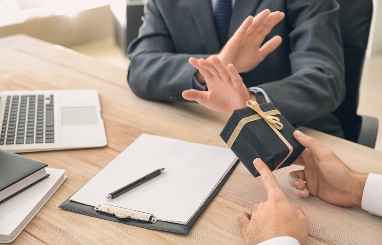Tas told to strengthen public sector gifts policy