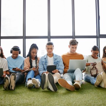 We don’t like chatbots and MyGov makes us nervous, digital natives say