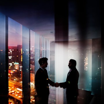Open the door on closed meetings, says Hoenig