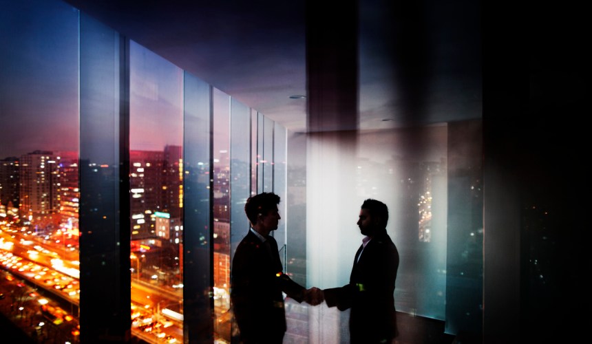 Open the door on closed meetings, says Hoenig