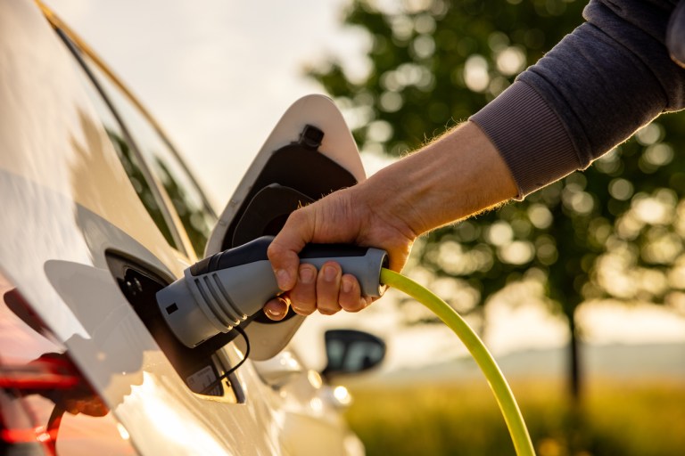 Canada accelerates transition to zero-emission vehicles